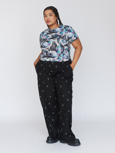 model:Zaynab wears size XXL and is 5’8