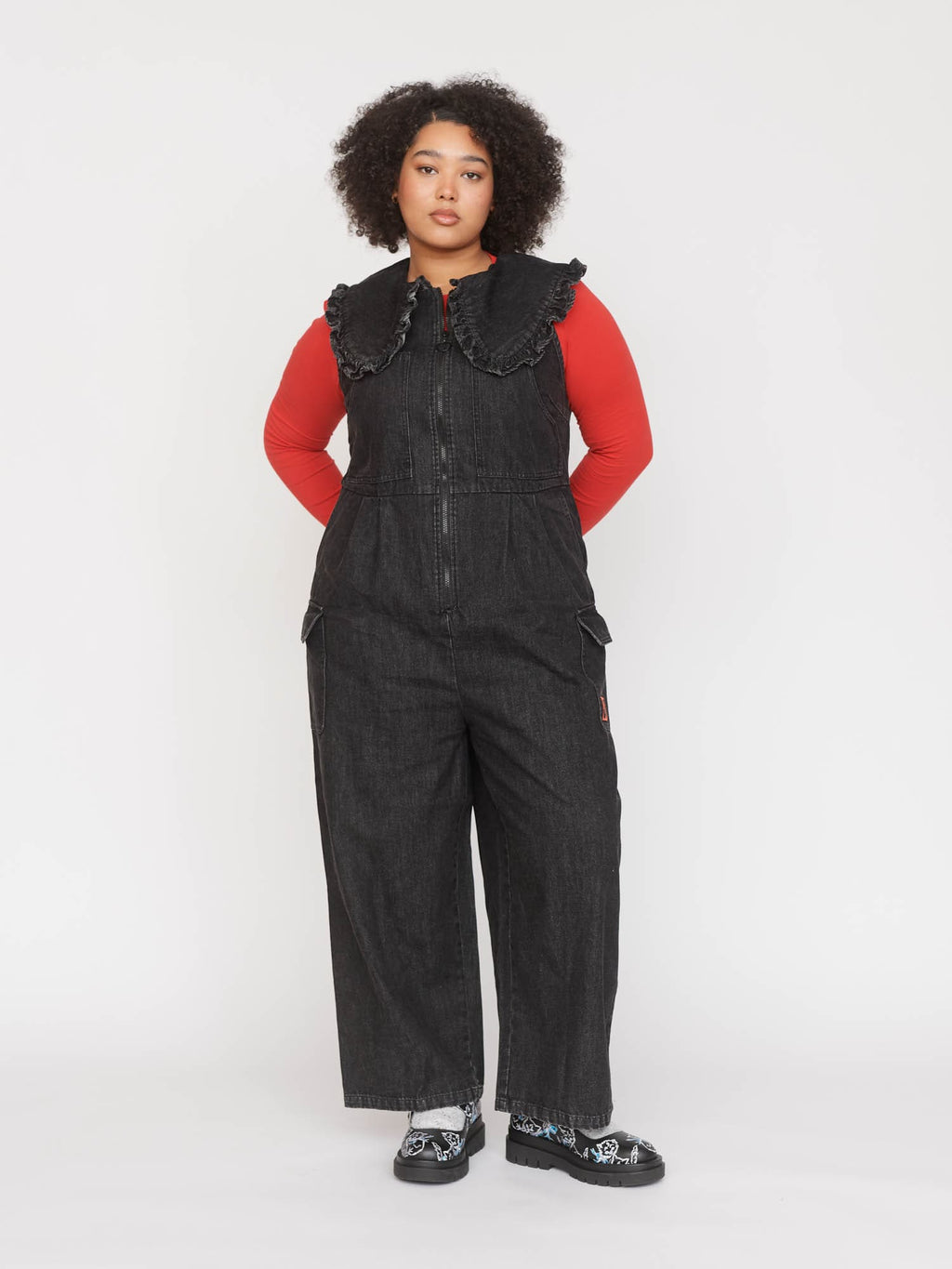 collection-curve, model:Zaynab wears size 18 and is 5’9”