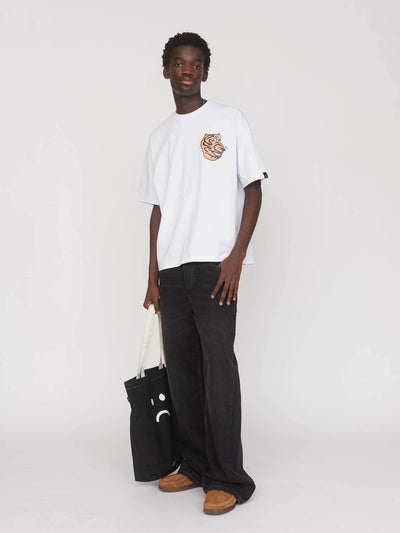 model:Elhadj wears size L and is 6’1”